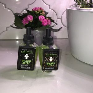 Wicked Apple wallflowers